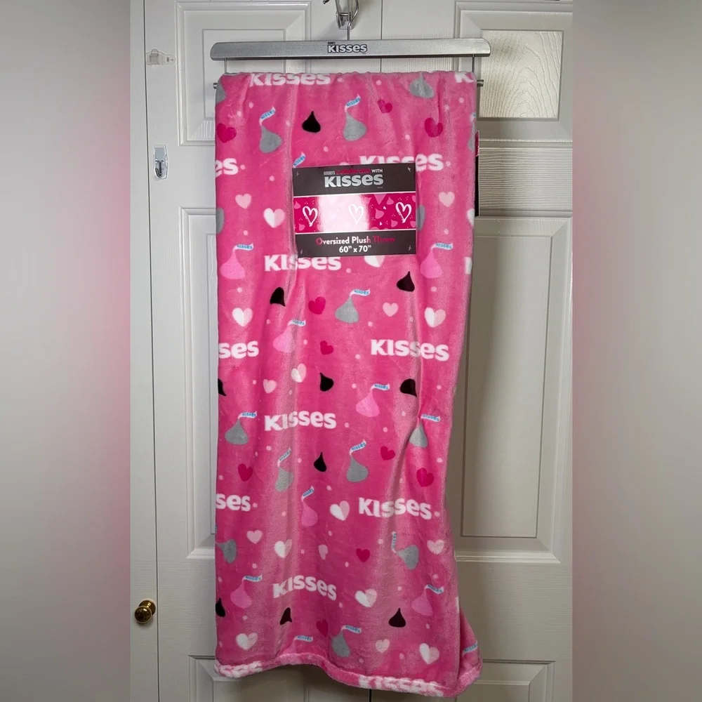 Hershey Kisses Pink Heart Pattern Throw Blanket
